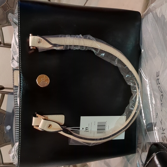 Pures - Picture 4 of 4